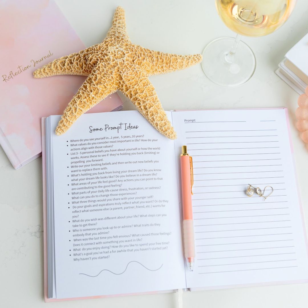 Time to Reflect: A 5-Minute Gratitude Journal by Bliss'd Co Leaves of Leisure