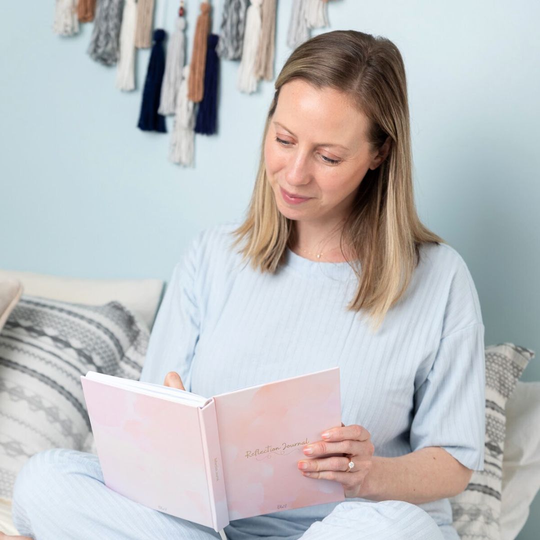 Time to Reflect: A 5-Minute Gratitude Journal by Bliss'd Co Leaves of Leisure