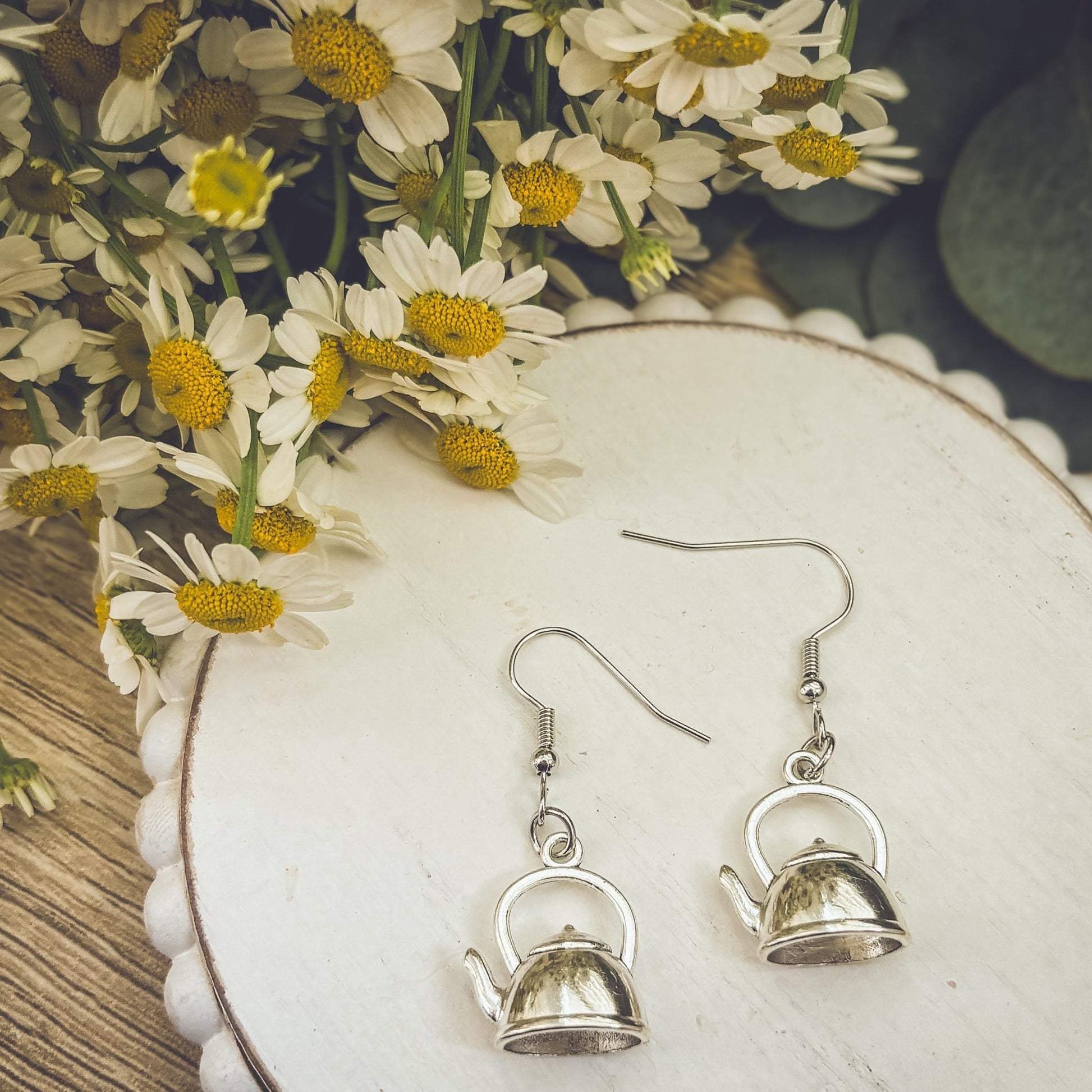 Adorable Tea Kettle Earrings Leaves of Leisure