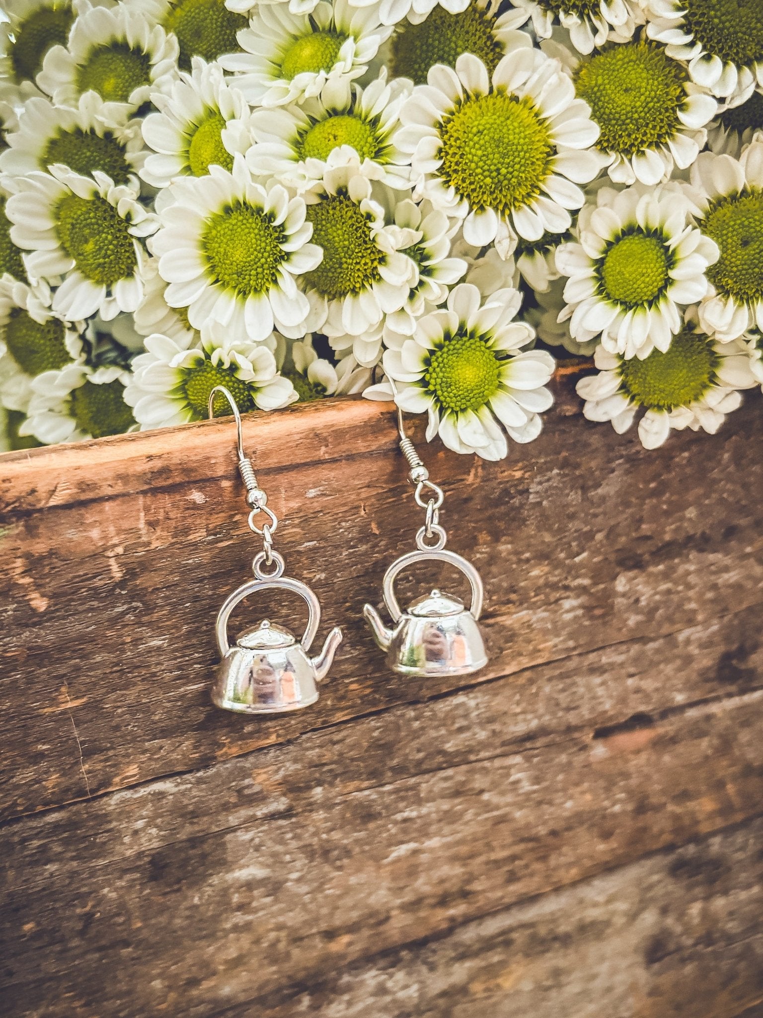 Adorable Tea Kettle Earrings Leaves of Leisure