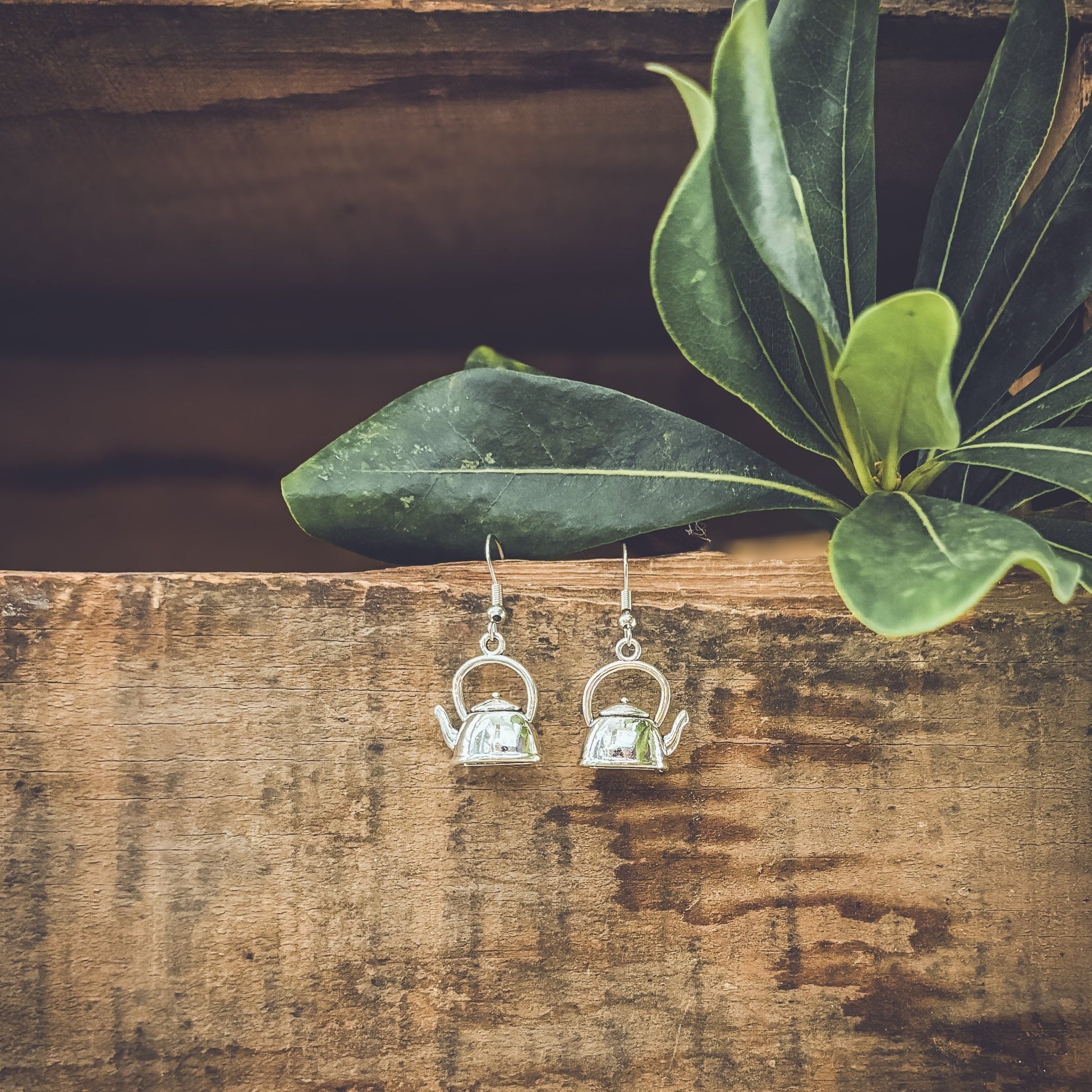 Adorable Tea Kettle Earrings Leaves of Leisure