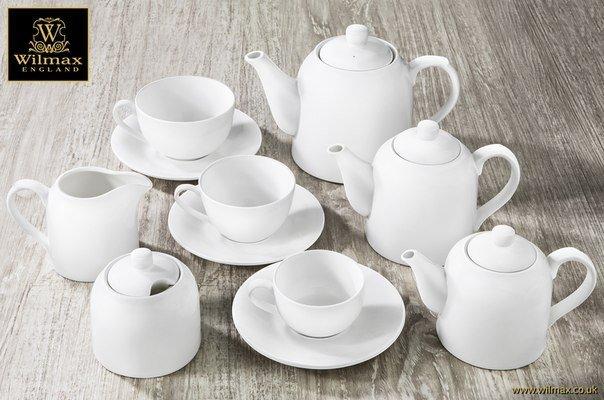 White Tea Pot 17 Oz | 500 Ml In Colour Box by Wilmax Porcelain Leaves of Leisure